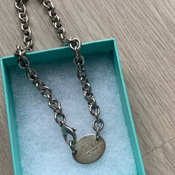 Tiffany & Co. Oval Return to Tiffany Chain Necklace - Picture 3 of 3